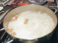 -尚尚仙·酸汤猪手·猪肚鸡火锅(华联万柳购物中心店)