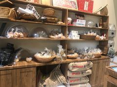 零售区-沁屋面包店(人民东路店)