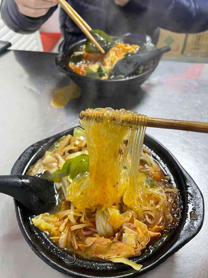 广播大院第一家麻辣粉丝-"老宣城的记忆,晚上十一点来吃,依然是生意.