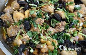 Cloud Ear Mushroom Steamed Chicken