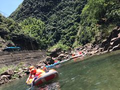 -安吉龙王山峡谷漂流