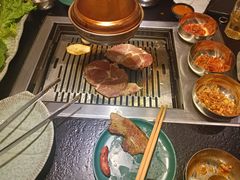 -臻牛烤肉