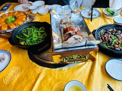 -东方之猪四更烤乳猪(金垦总店)