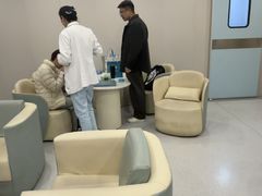 -上海大学附属上海和平眼科医院