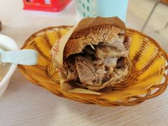 -洪峰浩老北京烧饼夹肉(角门路店)
