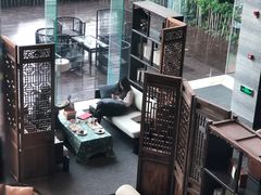 -隐秀山居酒店大堂吧
