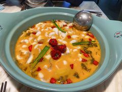 老坛酸菜鱼-周渝食惦·酸菜鱼精致川菜(横岗店)