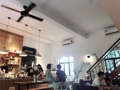-彳亍咖啡·这里(水湾路店)