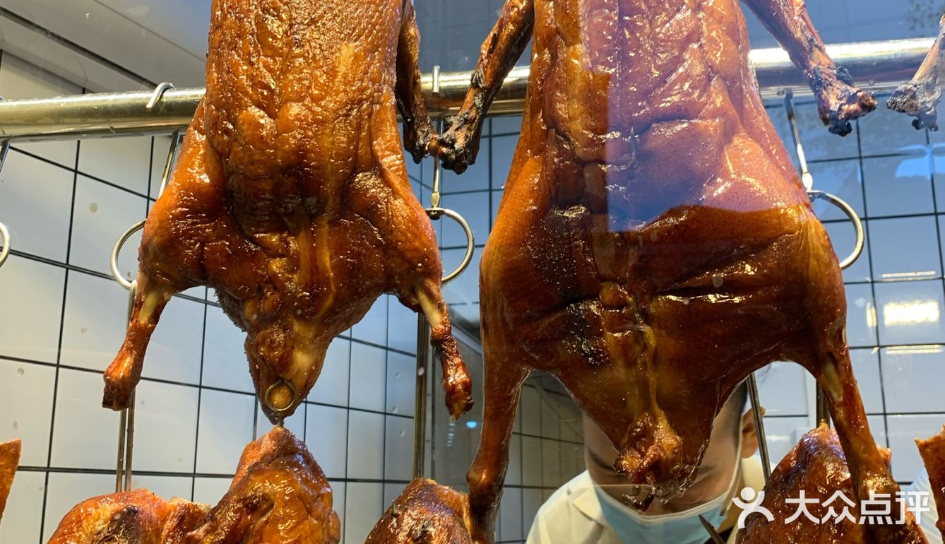 来广州玩误打误撞地碰到了永兴烧腊据说是本地人也会来