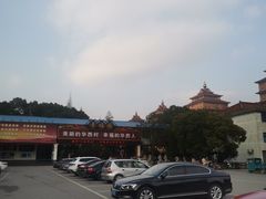 -华西龙希大酒店旅游观光区