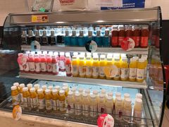 零售区-山崎面包(百联世纪店)