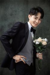 -易摄影婚纱摄影工作室
