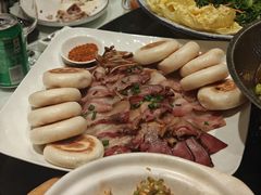-帅巴人舅母子腊蹄民俗村