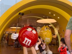 -m豆巧克力世界(上海世茂广场店)