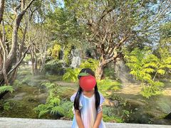 -Chom Cafe and Restaurant