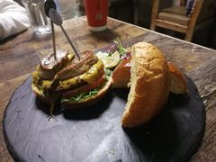 -HIGH FIVE哈福手工汉堡(桂林路店)