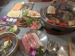 -围炉肉舍•炭烤活鳗•丹东海鲜烤肉(步行街店)