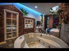 -天使恋人主题酒店(深圳翻身路店)