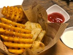 薯条拼-HIGH FIVE哈福手工汉堡(桂林路店)