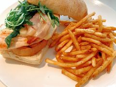 石榴烤鸡胸三明治-新元素(丽都店)