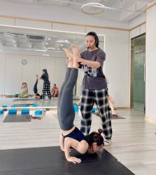 -亚太瑜伽普拉提学院