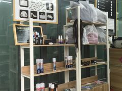 -爱革·洗衣改衣·洗鞋修鞋·洗包修包·奢侈品护理(宝地广场店)