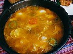 -香巴拉云南餐厅(华莱坞店)