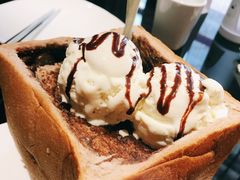 面包诱惑-高第街56号港式餐厅·精选(世茂广场宽厚里大明湖店)