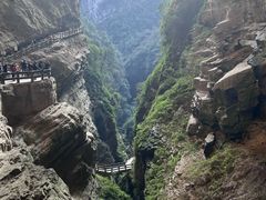 -龙水峡地缝景区