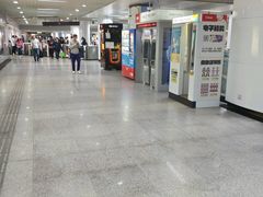 -陆家浜路(地铁站)