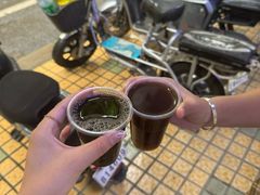-黄氏祖传百暖凉茶店