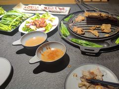 -七甲山烤肉(长白山奇石山珍根艺一条街店)