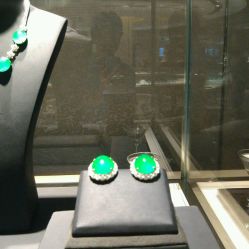 -北京七彩云南翡翠珠宝旗舰店(月坛店)