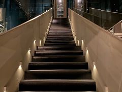 -The ROOF (通盈中心店)