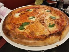 马苏里拉披萨-WOLFGANG PUCK KITCHEN & BAR(迪士尼小镇店)