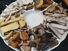 -野菌皇海景野生菌火锅(滨海大道店)