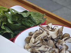 -毛辣果·贵州红酸汤牛肉火锅(西单店)