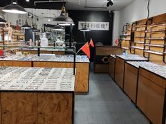 -罗伯特眼镜·蔡司官方授权(罗湖国贸店)