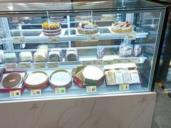 面包甜点陈列柜-皇后饼店(财富广场店)