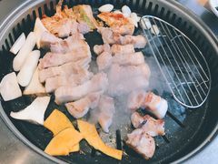 烤五花肉-黄金牧场(明洞总店)