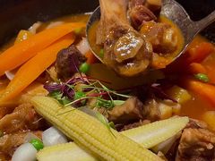 红葡萄酒焖牛尾-野蔓果·山野菜(西湖景区·龙井茶田店)