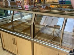 面包甜点陈列柜-玛尔哈巴·塔塔尔糕点(华侨小区店)