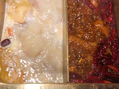 -尚尚仙·酸汤猪手·猪肚鸡火锅(华联万柳购物中心店)