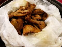 秘制盐焗乳鸽-侠成水上农庄(工业大道店)