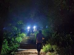 -鬼笑石后山停车场