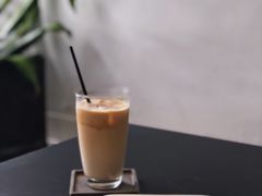 拿铁咖啡-UNI UNI(环亚凯瑟琳店)