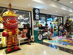 -曼谷四叶草彩妆&纪念品  (chitlom)