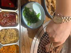 -明洞阿姨·韩式酱蟹烤肉·创意料理(三元桥店)