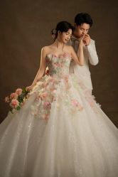 -雪中彩影婚纱摄影·微光艺术中心