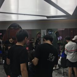 -变画·发型STUDIO